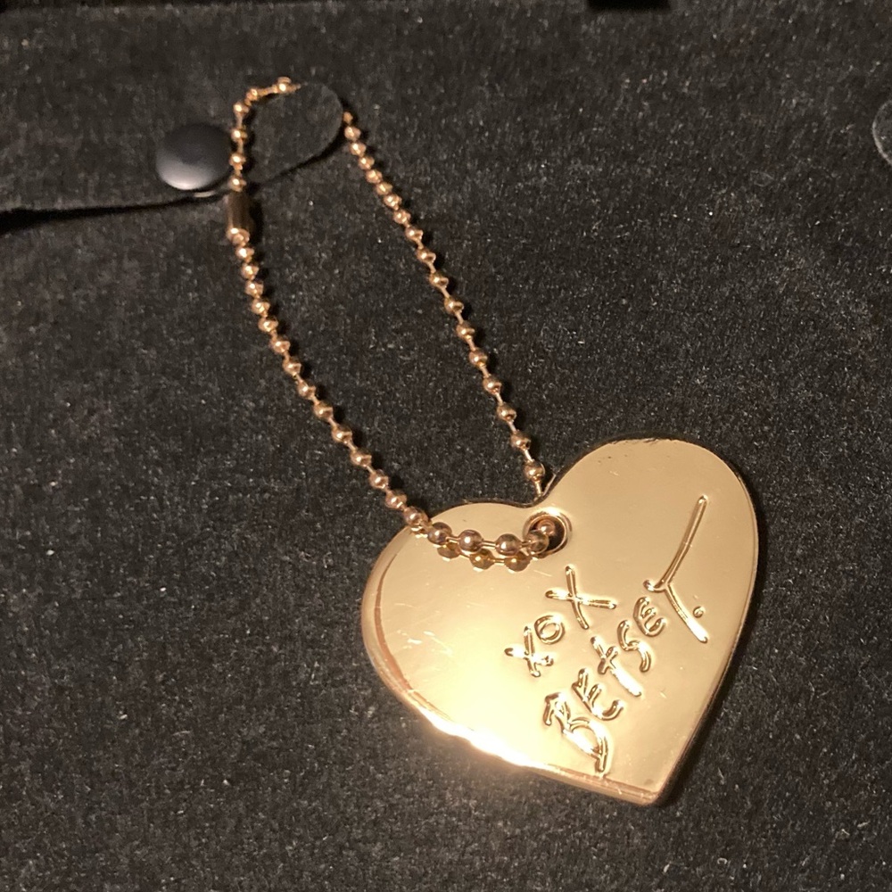 Betsey Johnson Heart Shaped Hang Tag Keychain Goldtone Charm